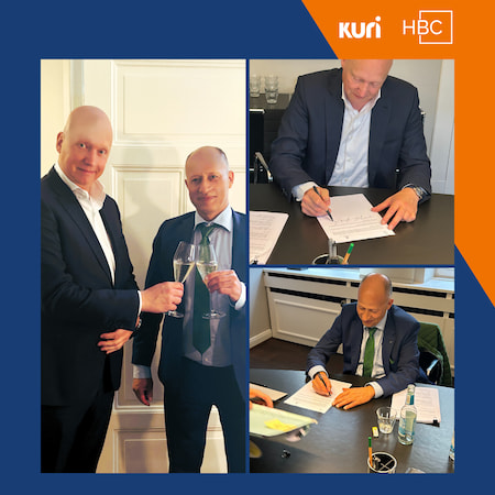 Hauke Martinsen and Gabriel Kuri at the signing of the contract